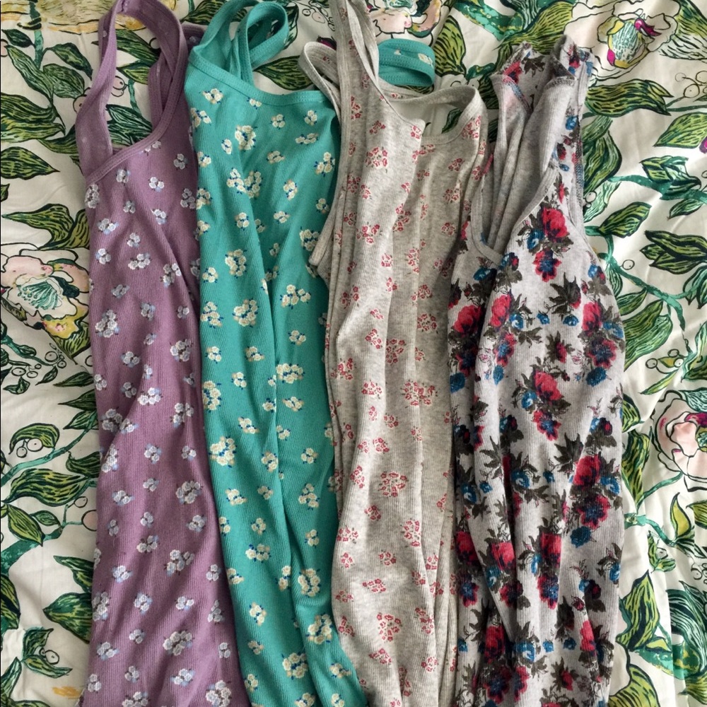 Floral tank top lot